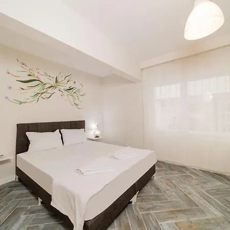 Lejlighed Central Flat Near Konyaalti Beach In Muratpasa *